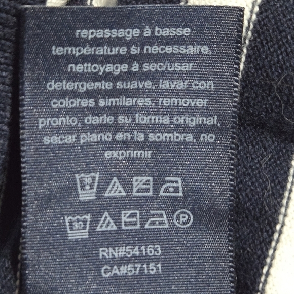 Tommy Hilfiger Petite Womens Navy Classic V Neck Knit Light Sweater Size Small - Picture 8 of 9